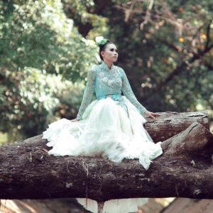 women dress, young, woman-2597929.jpg